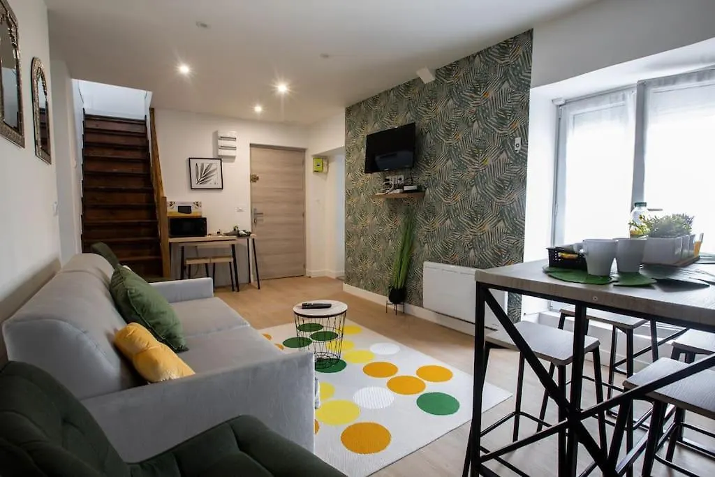 Apartment Duplex 3 Chambres, Aeroport Paris Cdg, Parc Des Expositions, Parc Asterix, Mitry-Mory France